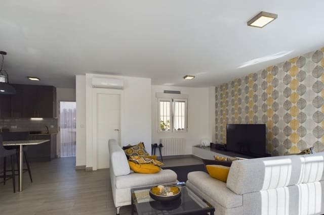 3 soverom Villa til salgs i Los Alcázares med svømmebasseng garasje - € 380 000 (Ref: 8924792)