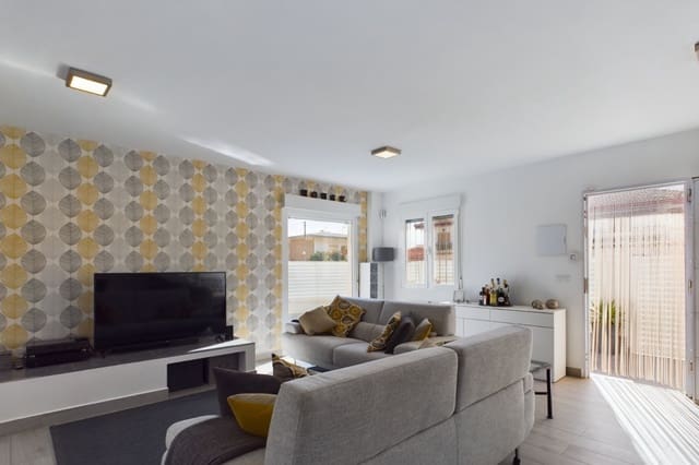 3 soverom Villa til salgs i Los Alcázares med svømmebasseng garasje - € 380 000 (Ref: 8924792)