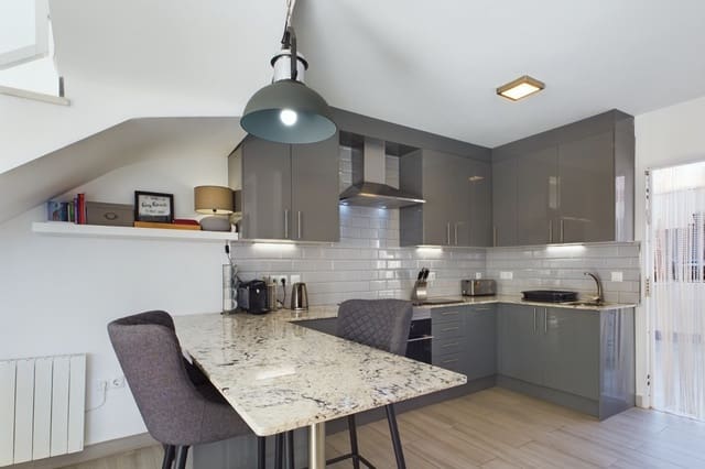 3 soverom Villa til salgs i Los Alcázares med svømmebasseng garasje - € 380 000 (Ref: 8924792)