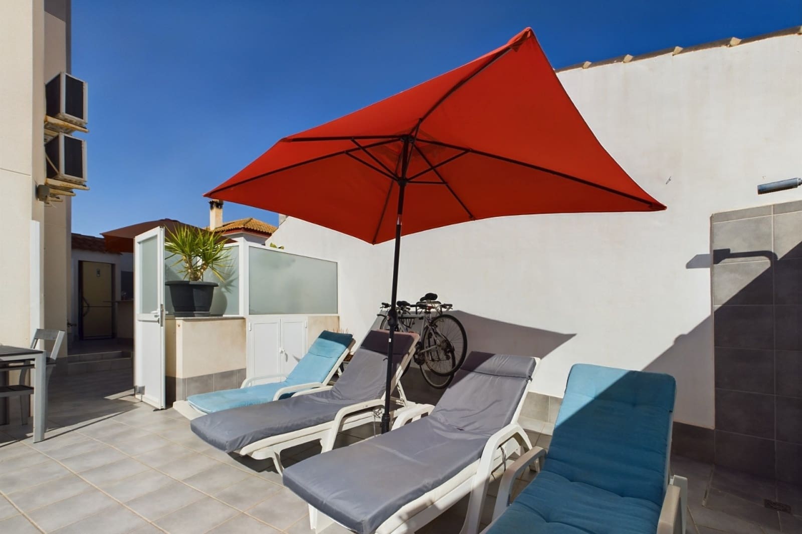 3 bedroom Villa for sale in Los Alcazares with pool garage - € 380,000 (Ref: 8924792)