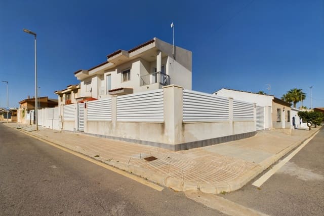 3 soverom Villa til salgs i Los Alcázares med svømmebasseng garasje - € 380 000 (Ref: 8924792)