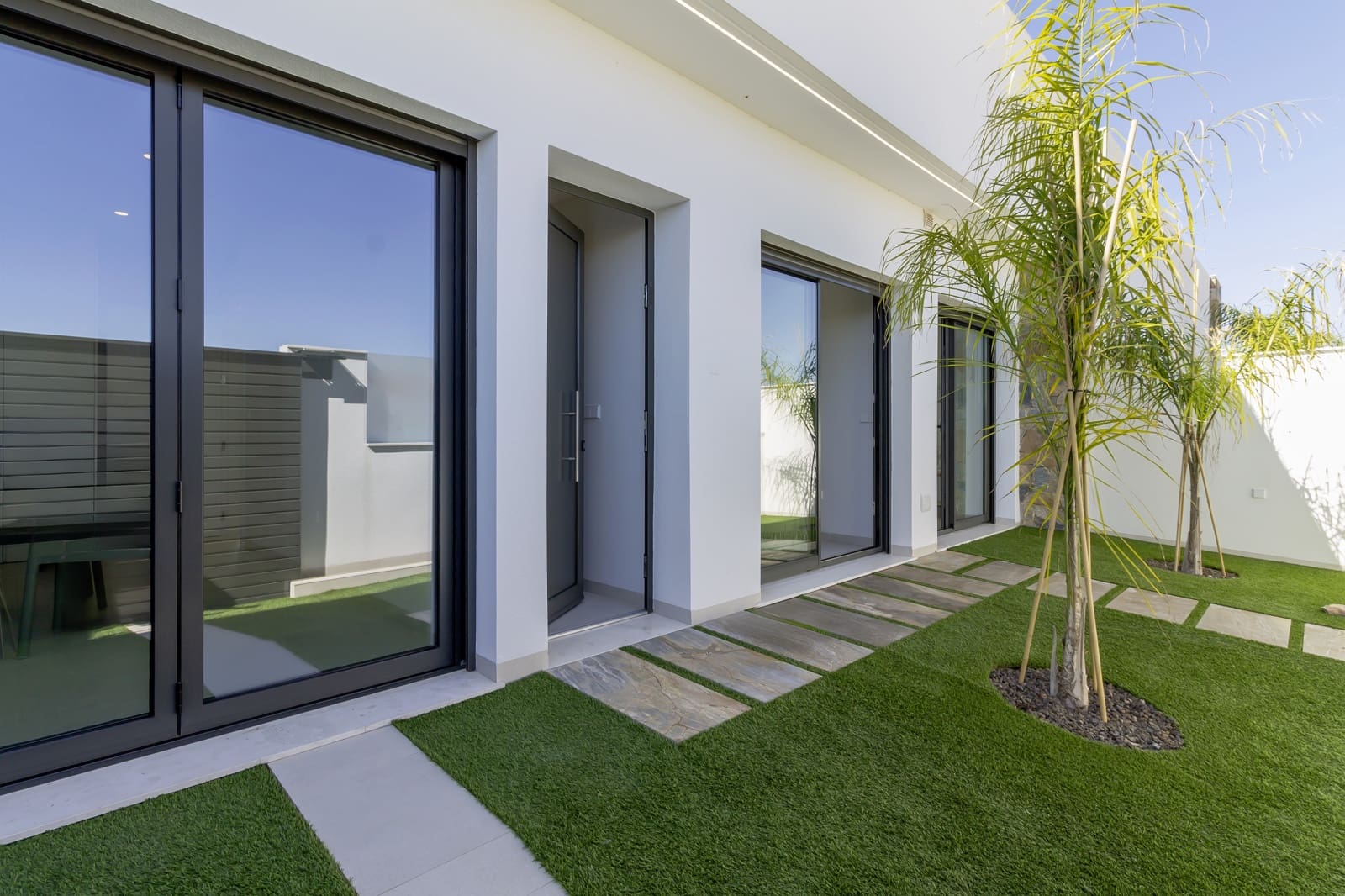 3 sypialnia Willa na sprzedaż w Los Alcazares z basenem garażem - 479 900 € (Ref: 8924914)