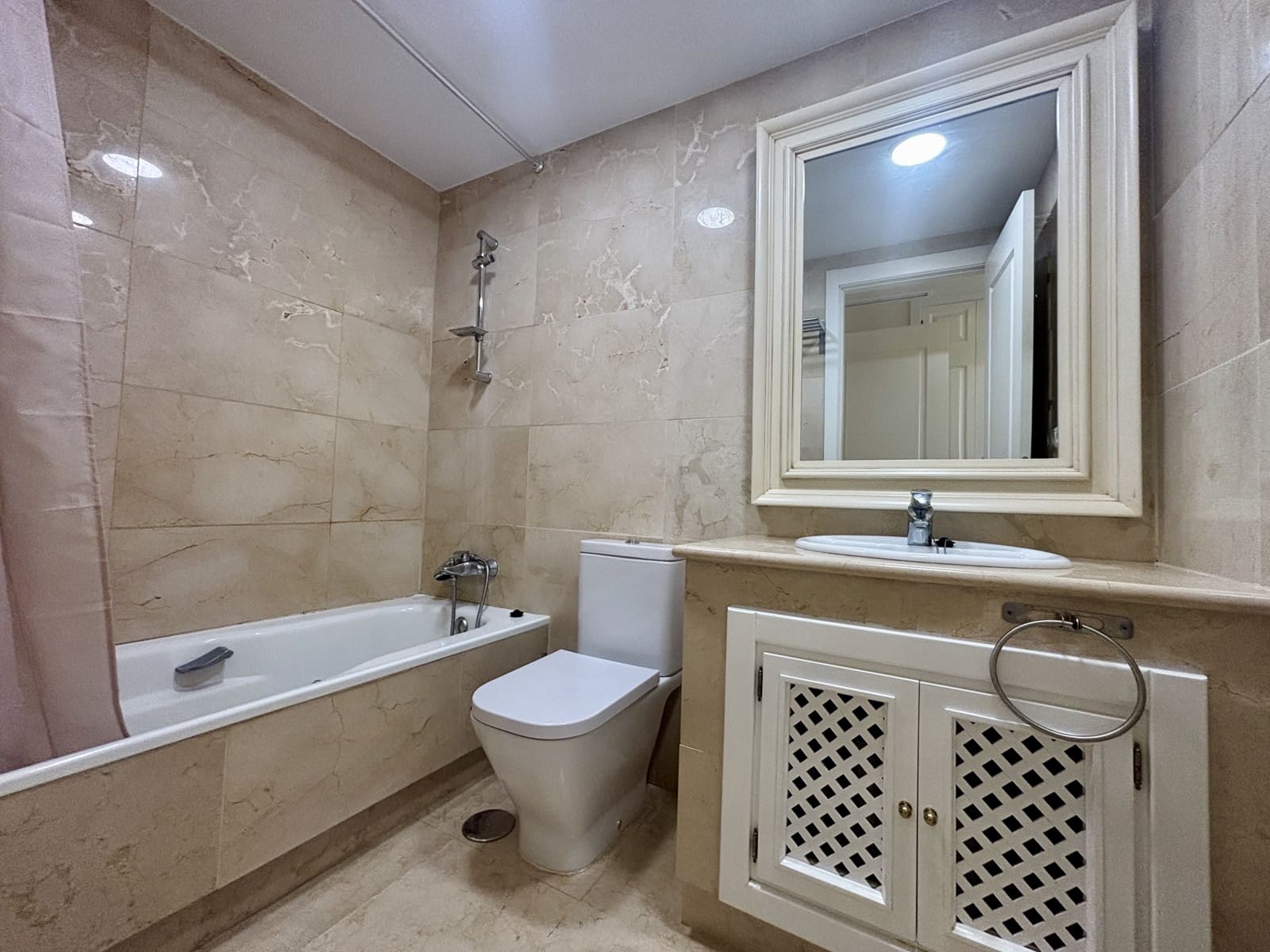 2 camera da letto Appartamento in vendita in Roda con piscina garage - 175.000 € (Rif: 8970984)