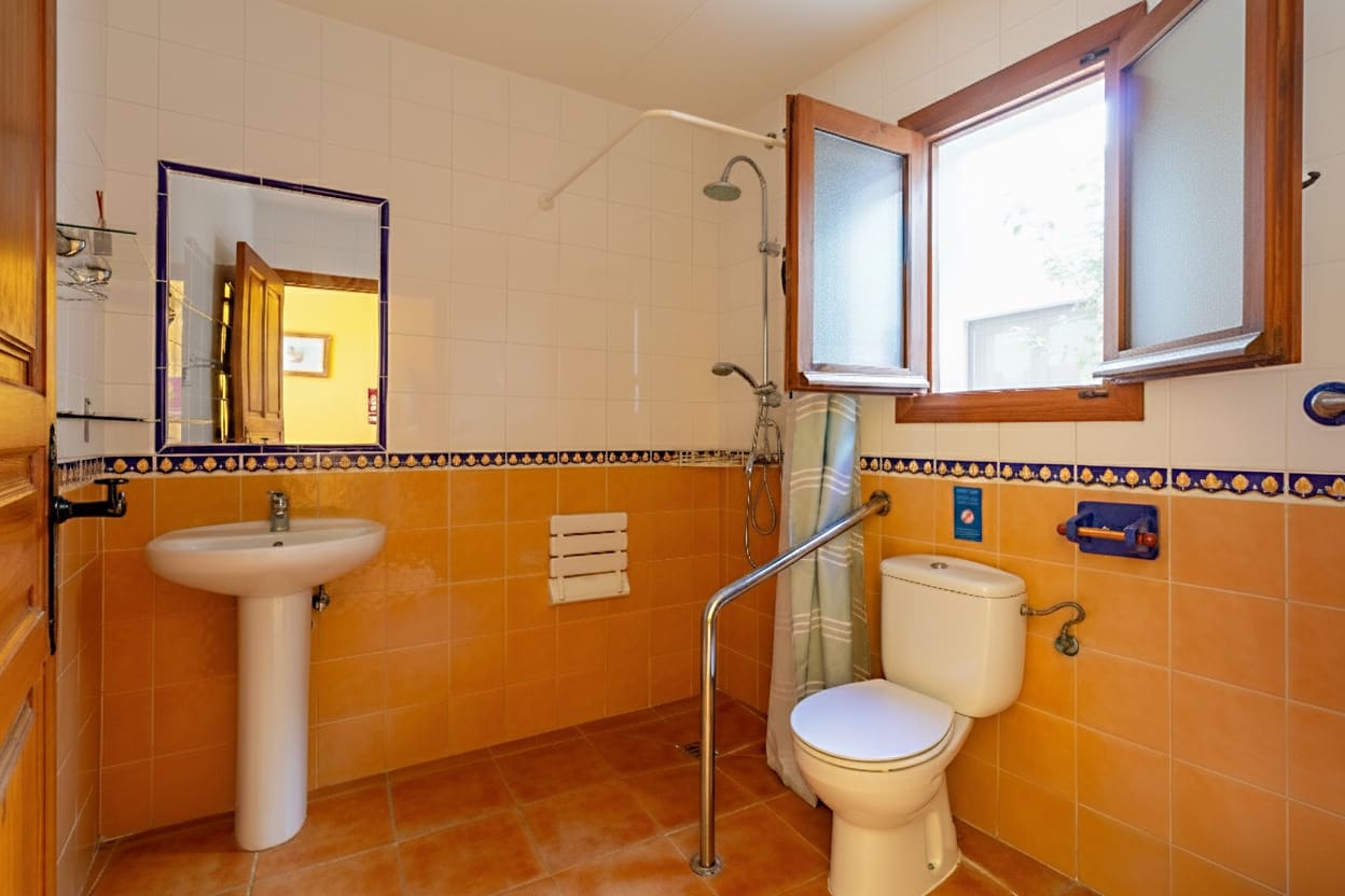 8 bedroom Hotel for sale in Alhama de Murcia with pool garage - € 635,000 (Ref: 9425855)