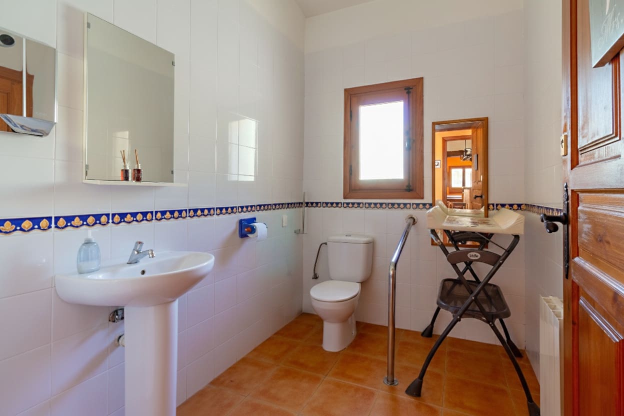 8 bedroom Hotel for sale in Alhama de Murcia with pool garage - € 635,000 (Ref: 9425855)