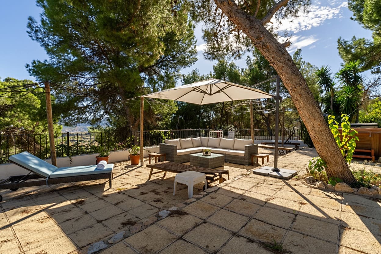 8 bedroom Hotel for sale in Alhama de Murcia with pool garage - € 635,000 (Ref: 9425855)