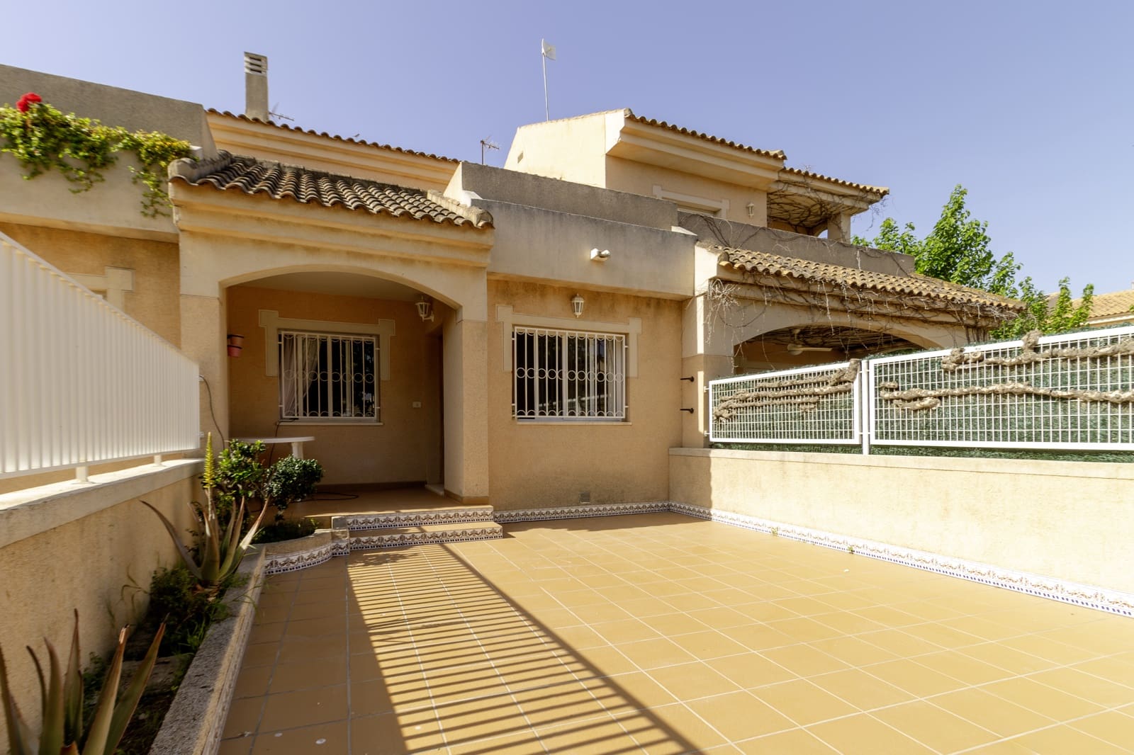 3 makuuhuone Omakotitalo vuokrattavana paikassa Los Alcazares - 950 € (Ref: 9795584)