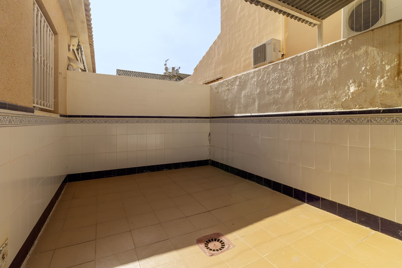 3 makuuhuone Omakotitalo vuokrattavana paikassa Los Alcazares - 950 € (Ref: 9795584)