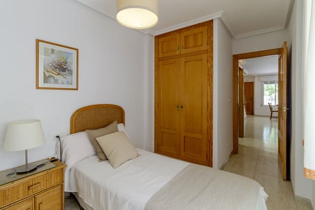 4 bedroom Townhouse for rent in Los Alcázares - € 950 (Ref: 9795584)