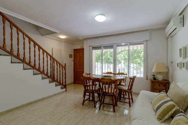 4 bedroom Townhouse for rent in Los Alcázares - € 950 (Ref: 9795584)