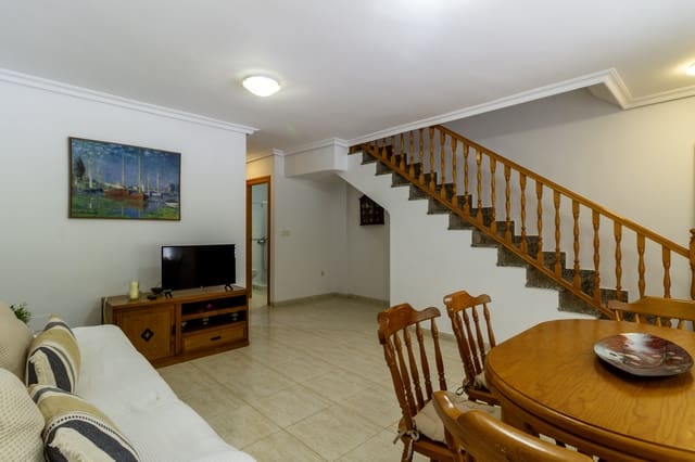 4 bedroom Townhouse for rent in Los Alcázares - € 950 (Ref: 9795584)