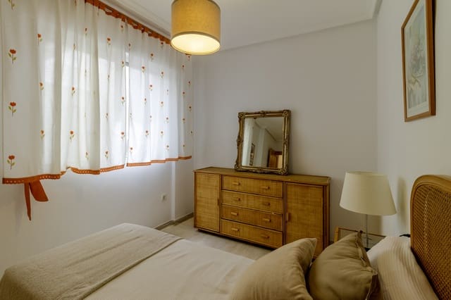 4 bedroom Townhouse for rent in Los Alcázares - € 950 (Ref: 9795584)