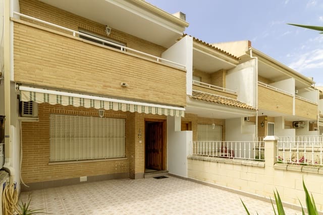 4 bedroom Townhouse for rent in Los Alcázares - € 950 (Ref: 9795584)