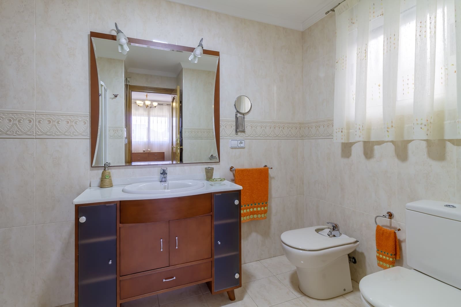 Chalet de 4 habitaciones en Zarandona en alquiler con garaje - 1.500 € (Ref: 9883730)