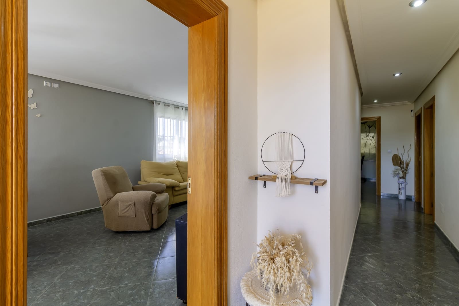 Chalet de 4 habitaciones en Zarandona en alquiler con garaje - 1.500 € (Ref: 9883730)
