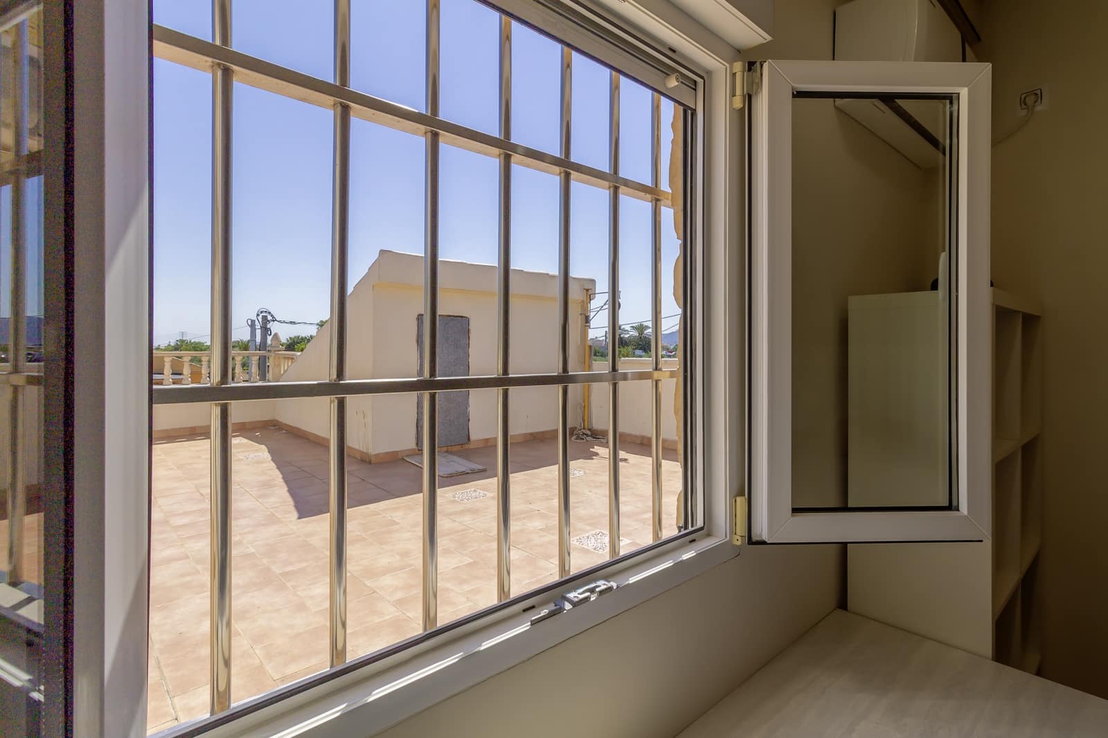 Chalet de 4 habitaciones en Zarandona en alquiler con garaje - 1.500 € (Ref: 9883730)