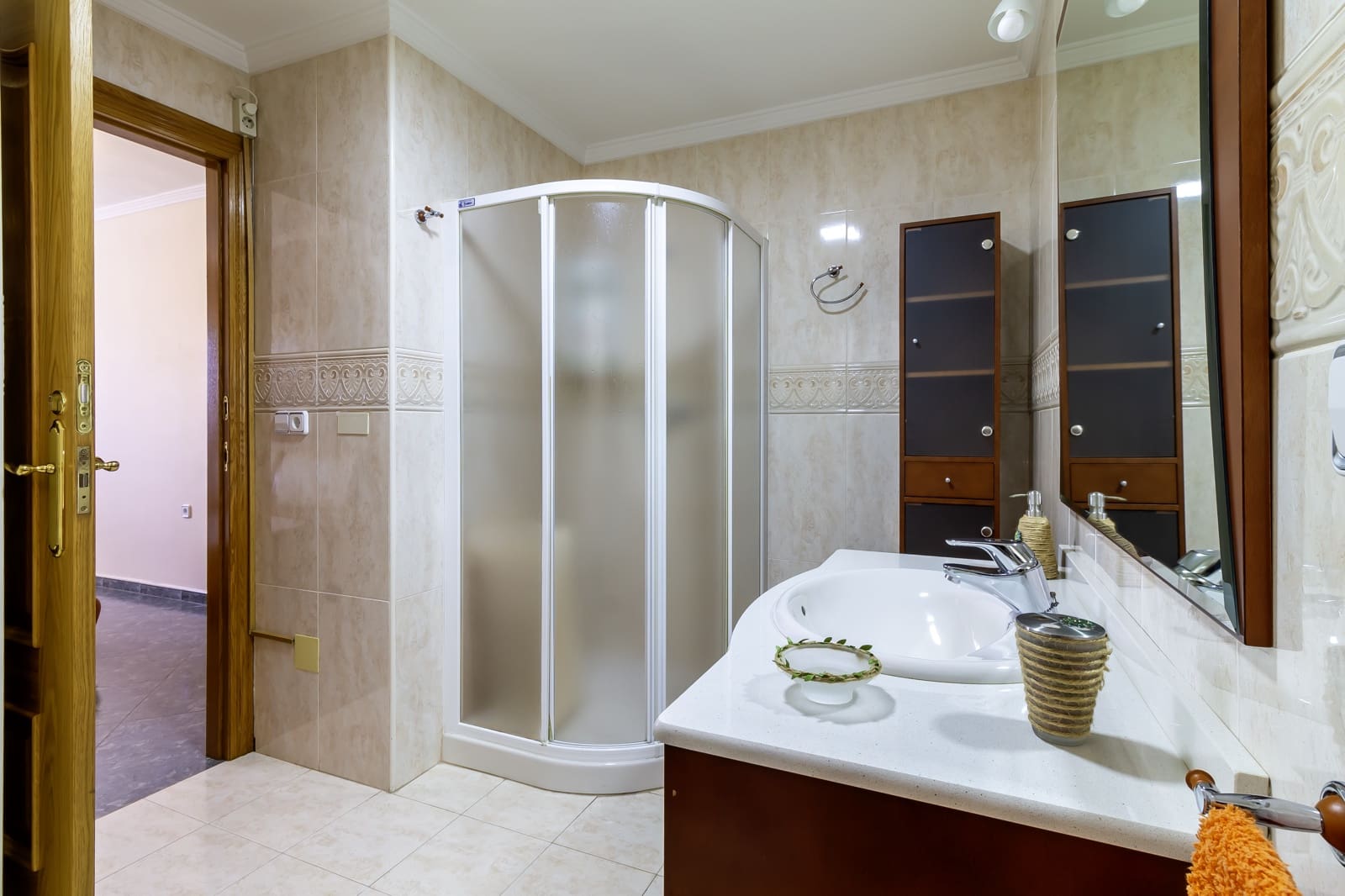 Chalet de 4 habitaciones en Zarandona en alquiler con garaje - 1.500 € (Ref: 9883730)