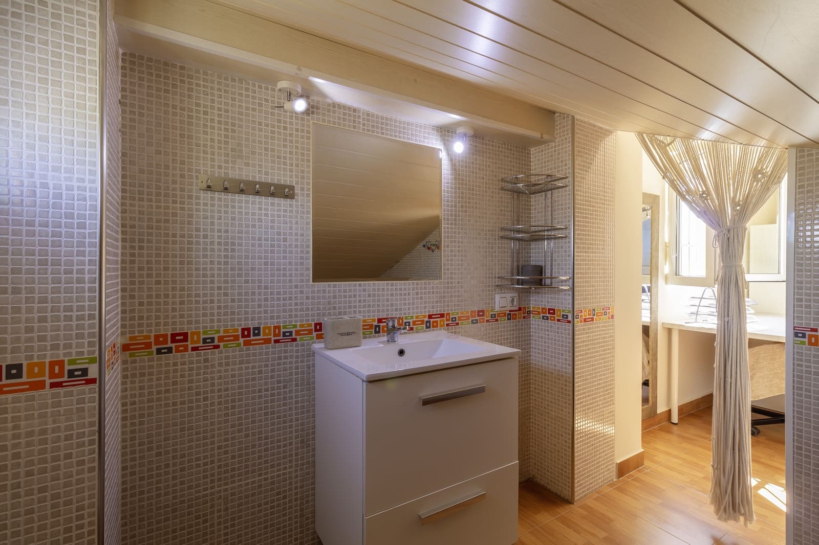 Chalet de 4 habitaciones en Zarandona en alquiler con garaje - 1.500 € (Ref: 9883730)