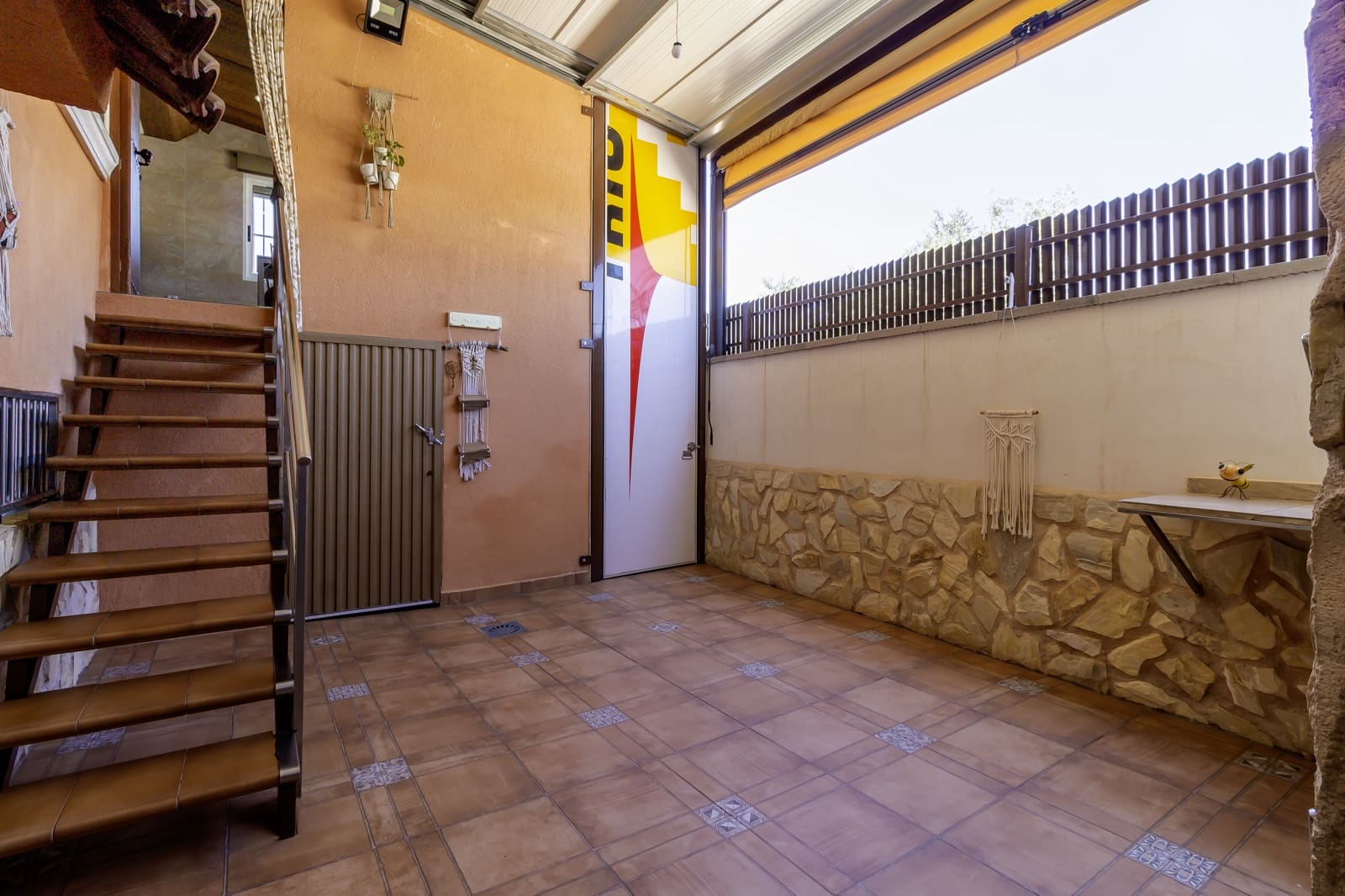Chalet de 4 habitaciones en Zarandona en alquiler con garaje - 1.500 € (Ref: 9883730)