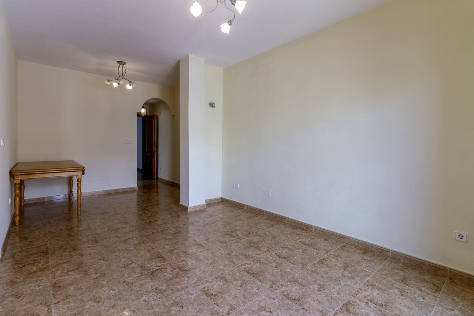 2 slaapkamer Appartement te huur in Los Alcazares met garage - € 750 (Ref: 9908294)