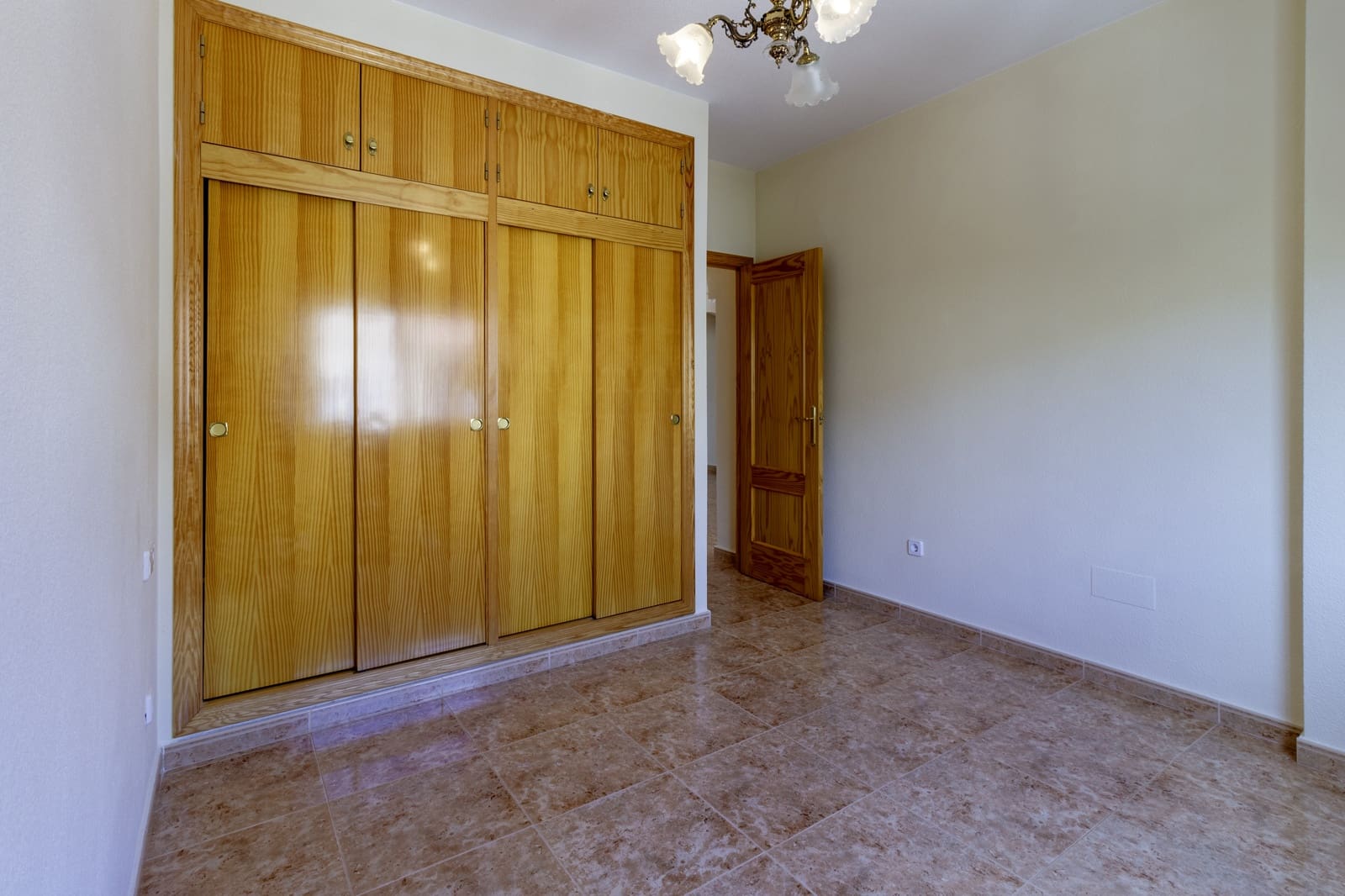 2 slaapkamer Appartement te huur in Los Alcazares met garage - € 750 (Ref: 9908294)