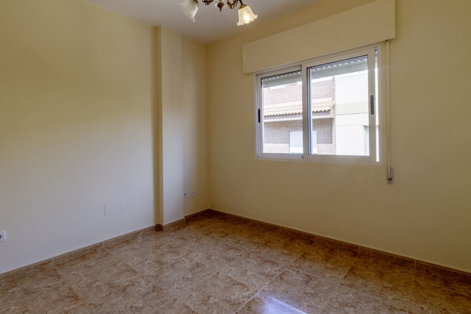 2 slaapkamer Appartement te huur in Los Alcazares met garage - € 750 (Ref: 9908294)