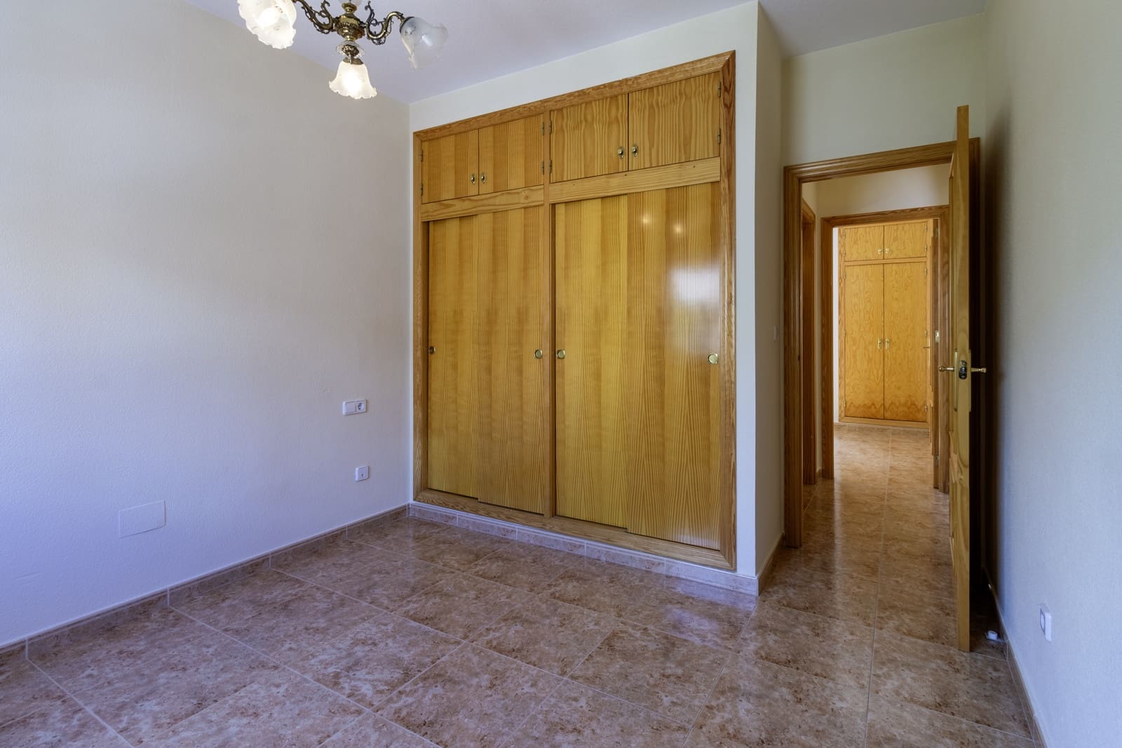 2 slaapkamer Appartement te huur in Los Alcazares met garage - € 750 (Ref: 9908294)