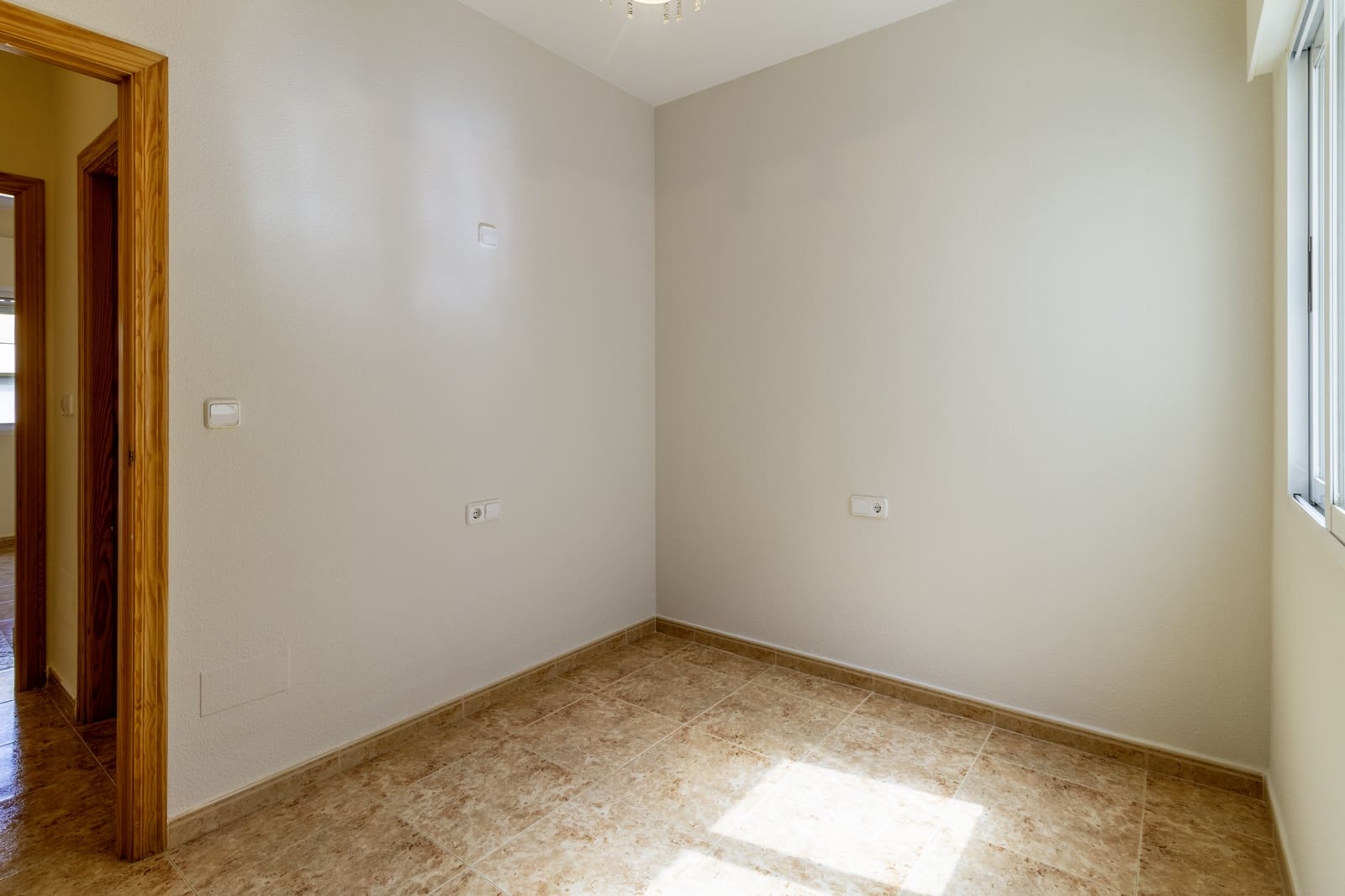 2 slaapkamer Appartement te huur in Los Alcazares met garage - € 750 (Ref: 9908294)