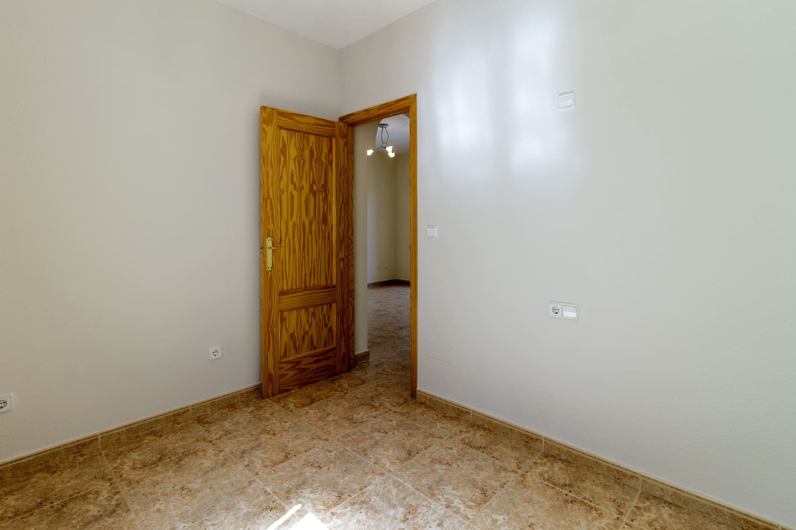 2 slaapkamer Appartement te huur in Los Alcazares met garage - € 750 (Ref: 9908294)