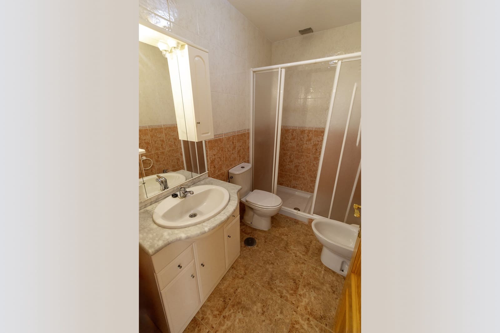 2 slaapkamer Appartement te huur in Los Alcazares met garage - € 750 (Ref: 9908294)
