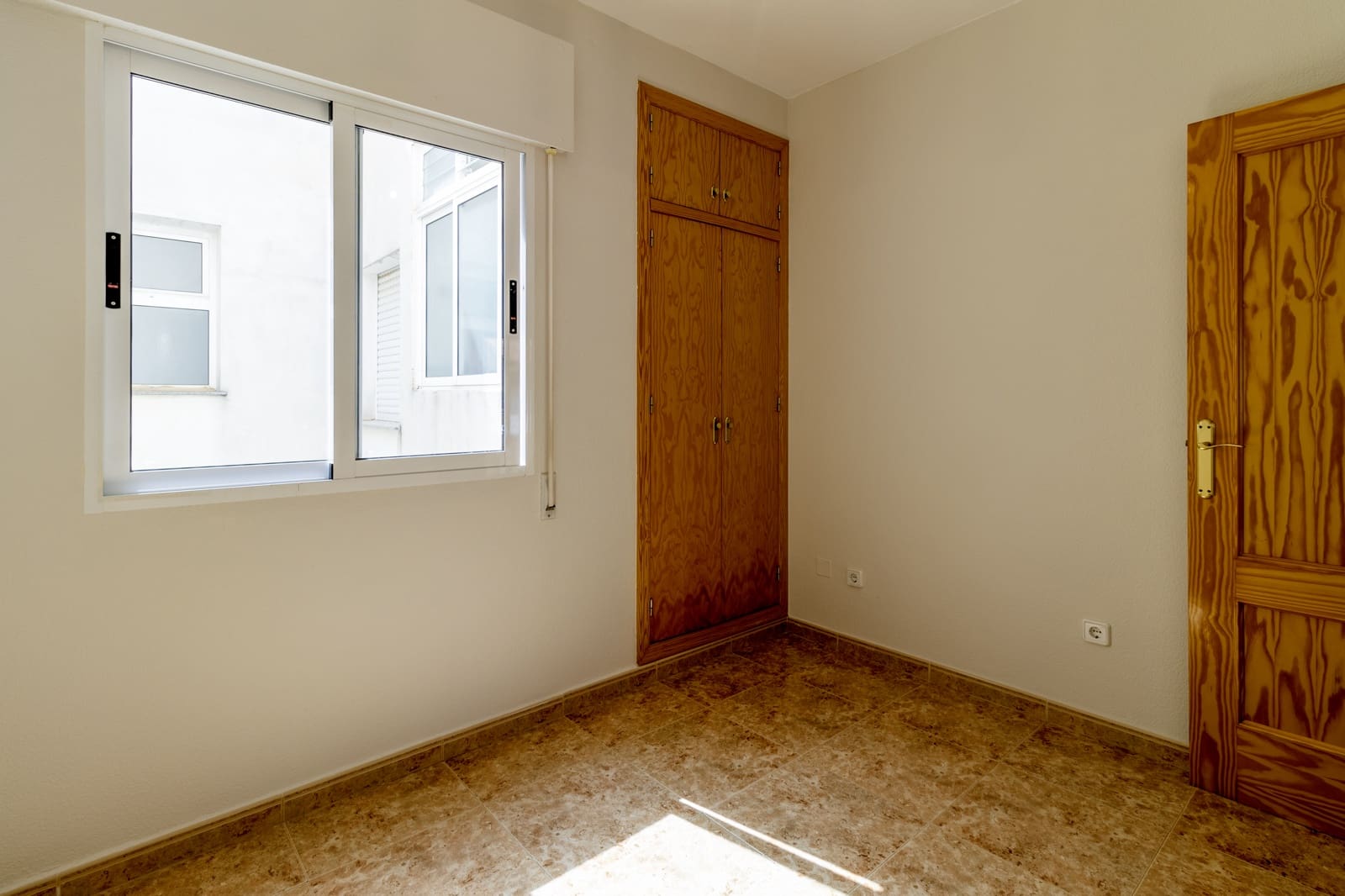 2 slaapkamer Appartement te huur in Los Alcazares met garage - € 750 (Ref: 9908294)