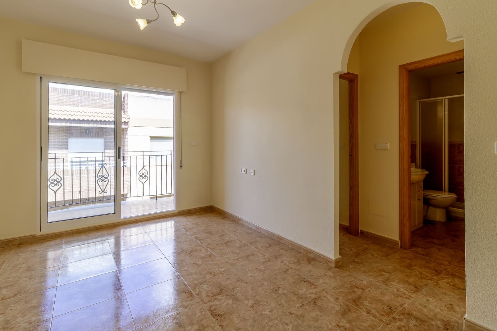2 slaapkamer Appartement te huur in Los Alcazares met garage - € 750 (Ref: 9908294)