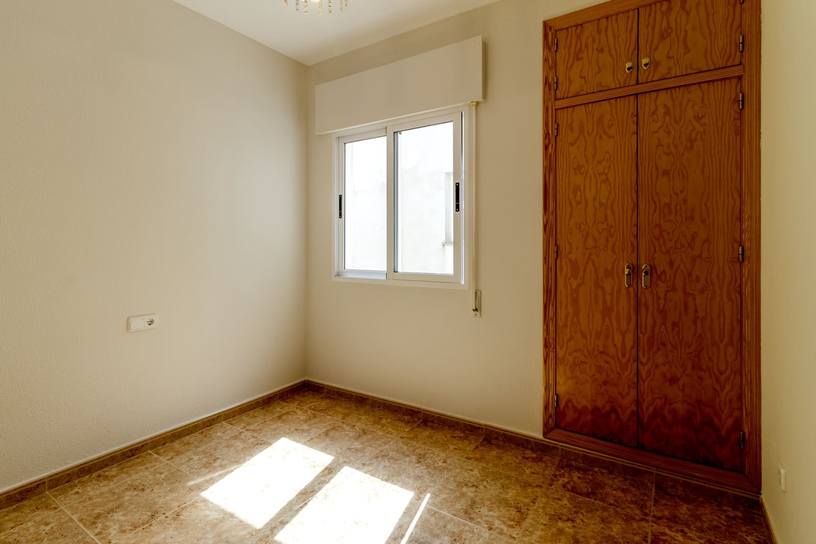 2 slaapkamer Appartement te huur in Los Alcazares met garage - € 750 (Ref: 9908294)