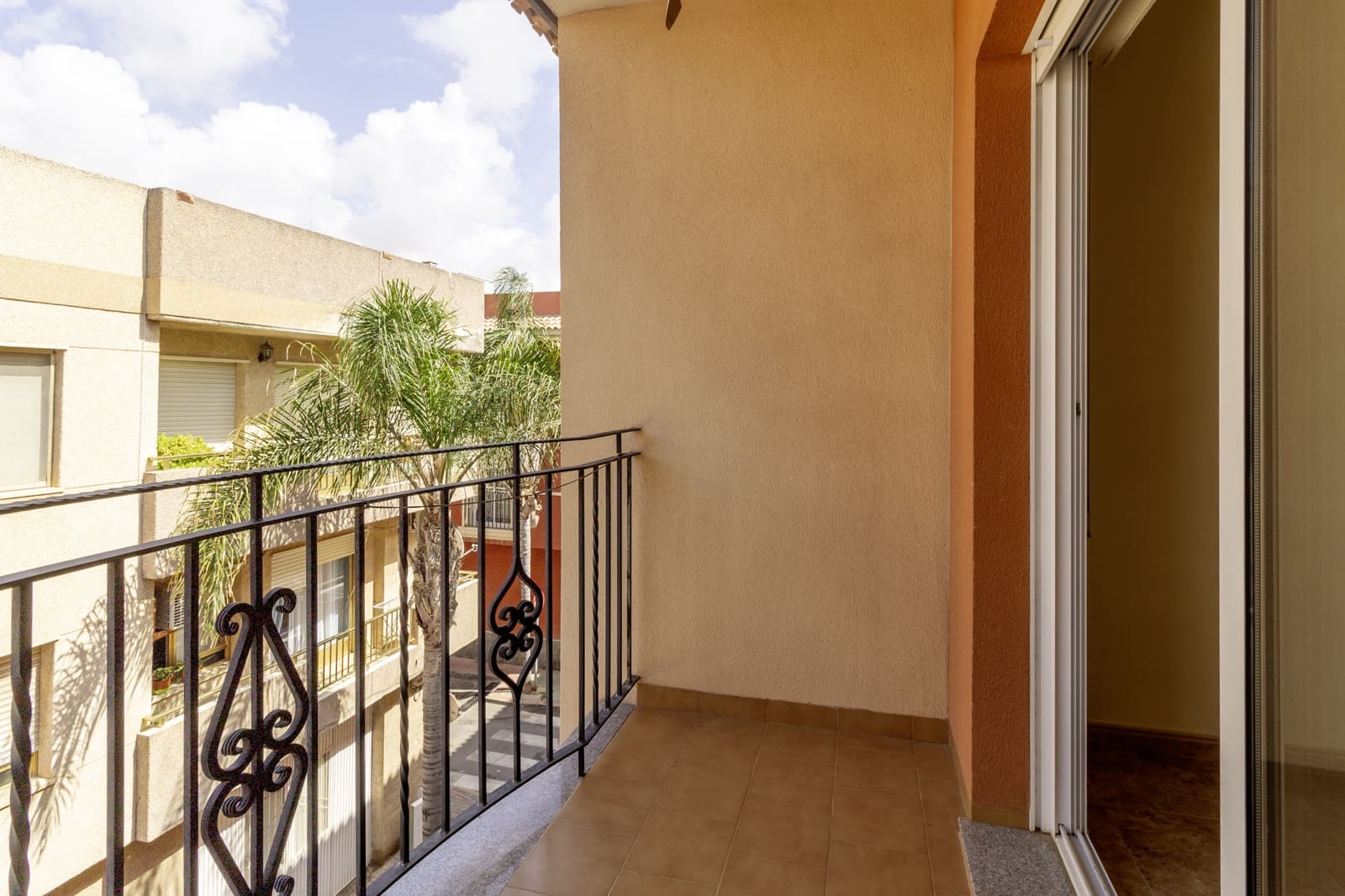 2 slaapkamer Appartement te huur in Los Alcazares met garage - € 750 (Ref: 9908294)