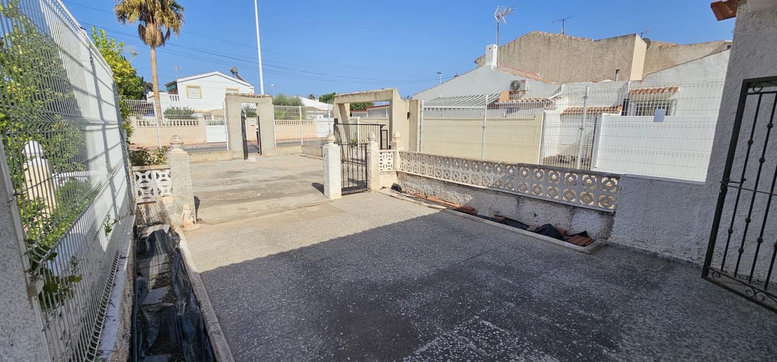 2 bedroom Terraced Villa for sale in Torrevieja - € 137,300 (Ref: 10043141)