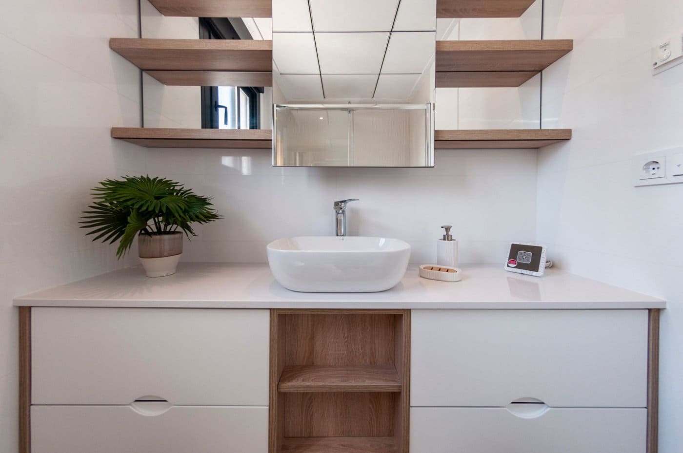 4 slaapkamer Villa te koop in Dona Pepa met zwembad - € 871.162 (Ref: 7016633)