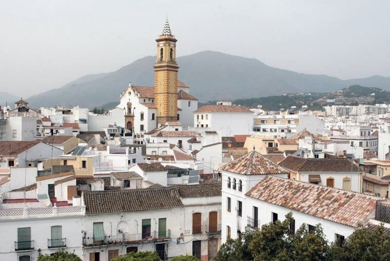 Apartamento de 3 habitaciones en Estepona en venta con piscina - 465.000 € (Ref: 8247908)