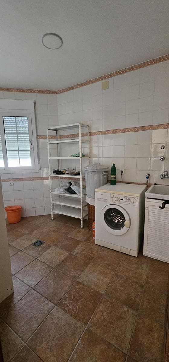 4 makuuhuone Paritalo myytävänä paikassa Santa Fe mukana uima-altaan 
autotalli - 450 000 € (Ref: 8268314)