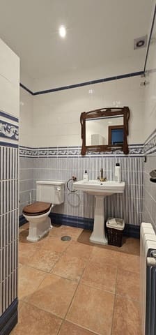 4 chambre Villa/Maison Semi-Mitoyenne à vendre à Santa Fe avec piscine garage - 450 000 € (Ref: 8268314)