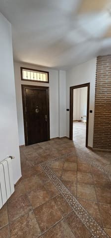 4 chambre Villa/Maison Semi-Mitoyenne à vendre à Santa Fe avec piscine garage - 450 000 € (Ref: 8268314)