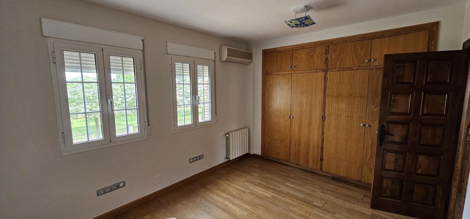 4 makuuhuone Paritalo myytävänä paikassa Santa Fe mukana uima-altaan 
autotalli - 450 000 € (Ref: 8268314)