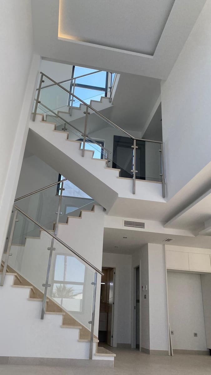 Chalet de 3 habitaciones en Los Balcones en venta con garaje - 650.000 € (Ref: 8936951)