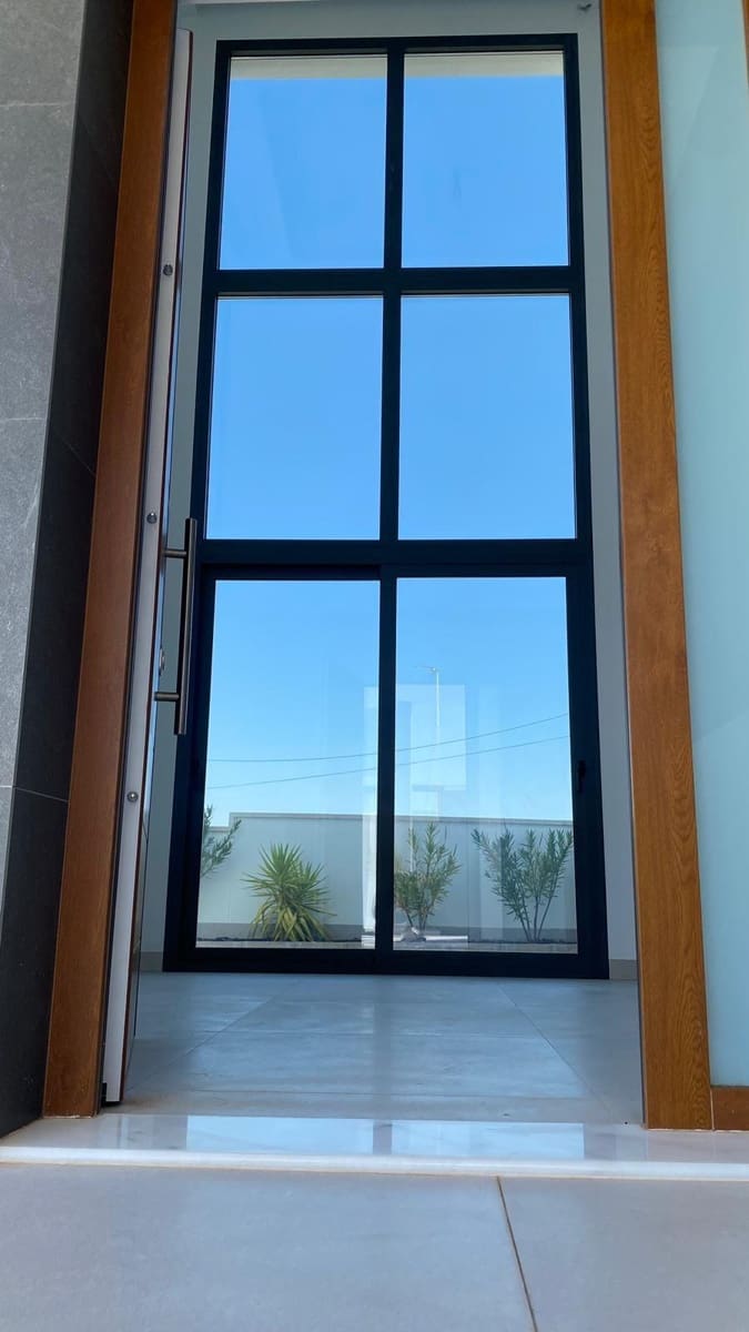 Chalet de 3 habitaciones en Los Balcones en venta con garaje - 650.000 € (Ref: 8936951)