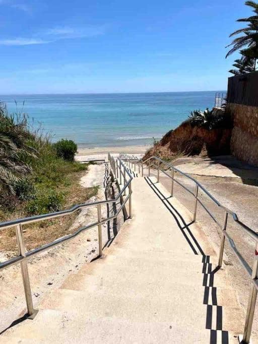 4 bedroom Villa for sale in Campoamor with pool - € 850,000 (Ref: 8950743)