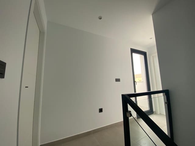 3 sypialnia Willa na sprzedaż w Los Alcázares z basenem garażem - 419 900 € (Ref: 8998912)