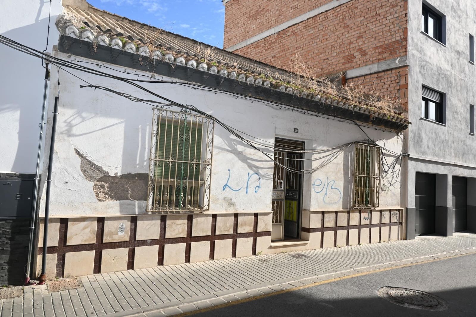 Adosado de 4 habitaciones en Maracena en venta - 116.000 € (Ref: 9032295)