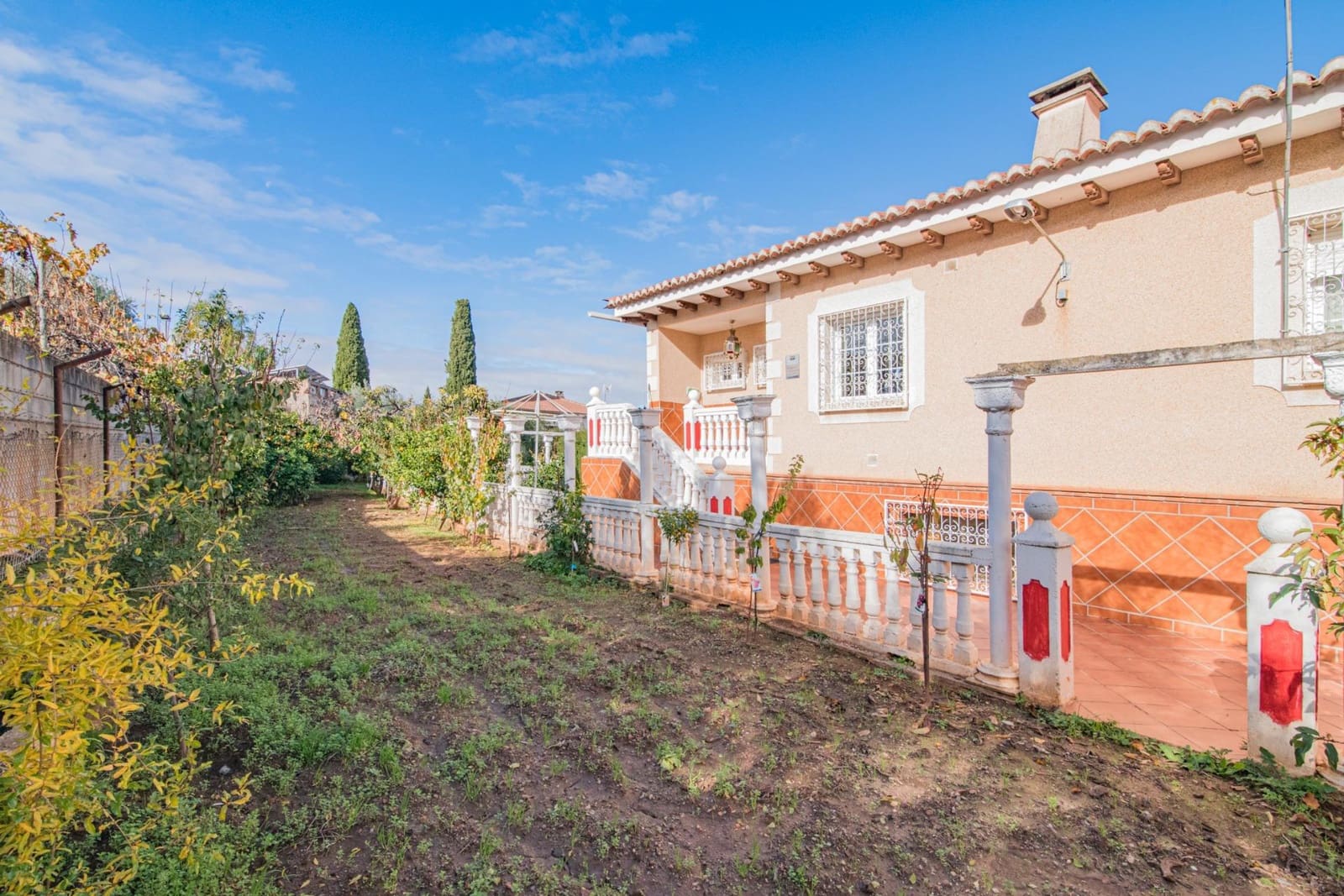 6 bedroom Villa for sale in Ogijares with pool garage - € 459,000 (Ref: 9032304)