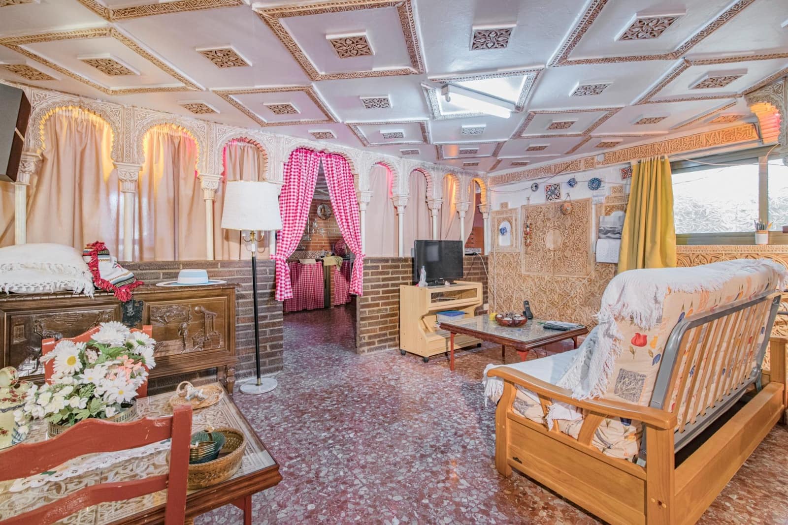 6 bedroom Villa for sale in Ogijares with pool garage - € 459,000 (Ref: 9032304)