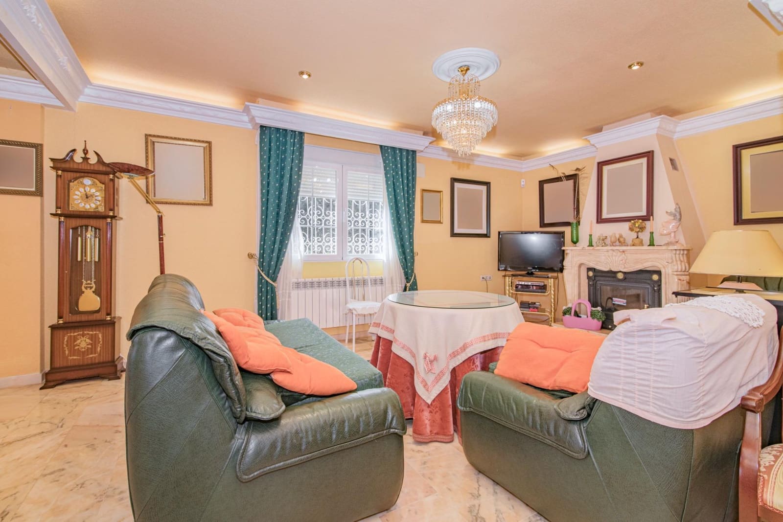 6 bedroom Villa for sale in Ogijares with pool garage - € 459,000 (Ref: 9032304)