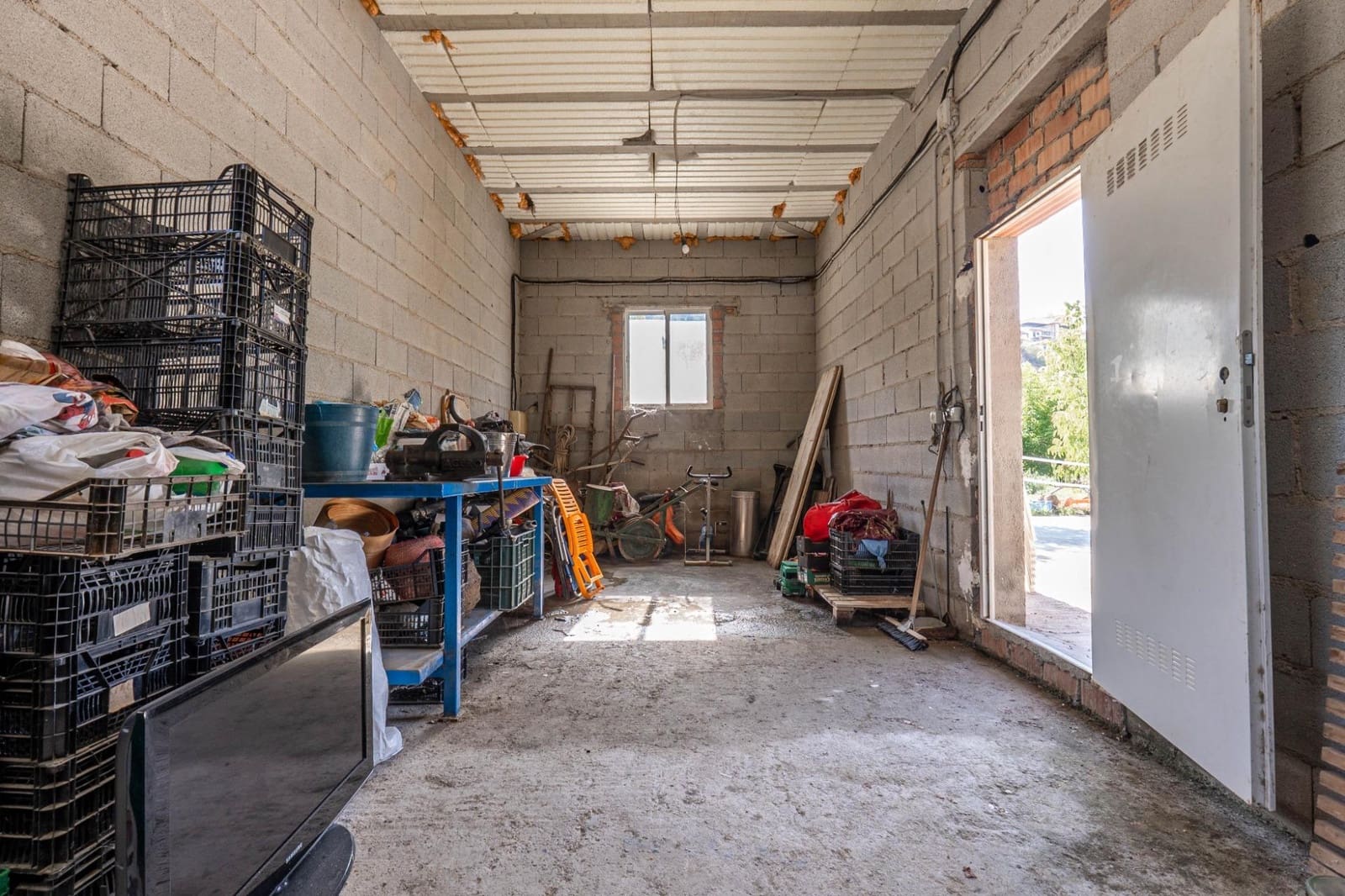 Finca/Country House for sale in Huetor Vega with pool - € 230,000 (Ref: 9032323)